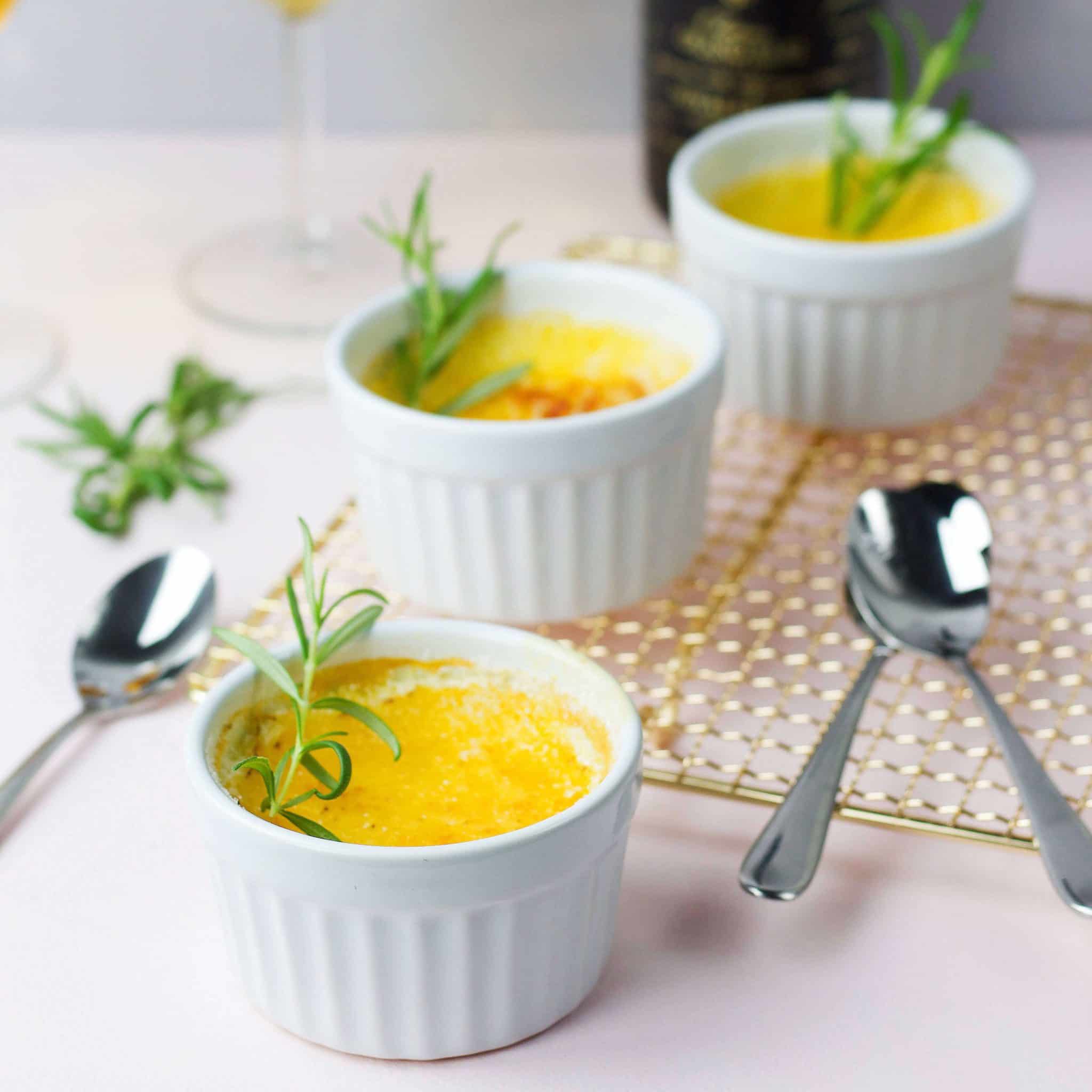 Rosemary crém brulée – recipe for famous dessert