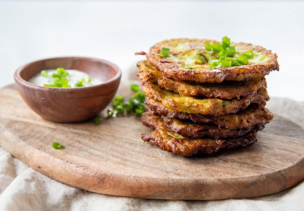 Easy 6 ingredients crunchy Zucchini and Potato Fritters to enjoy with your family on weekends while watching Crocodile Dundee. 2