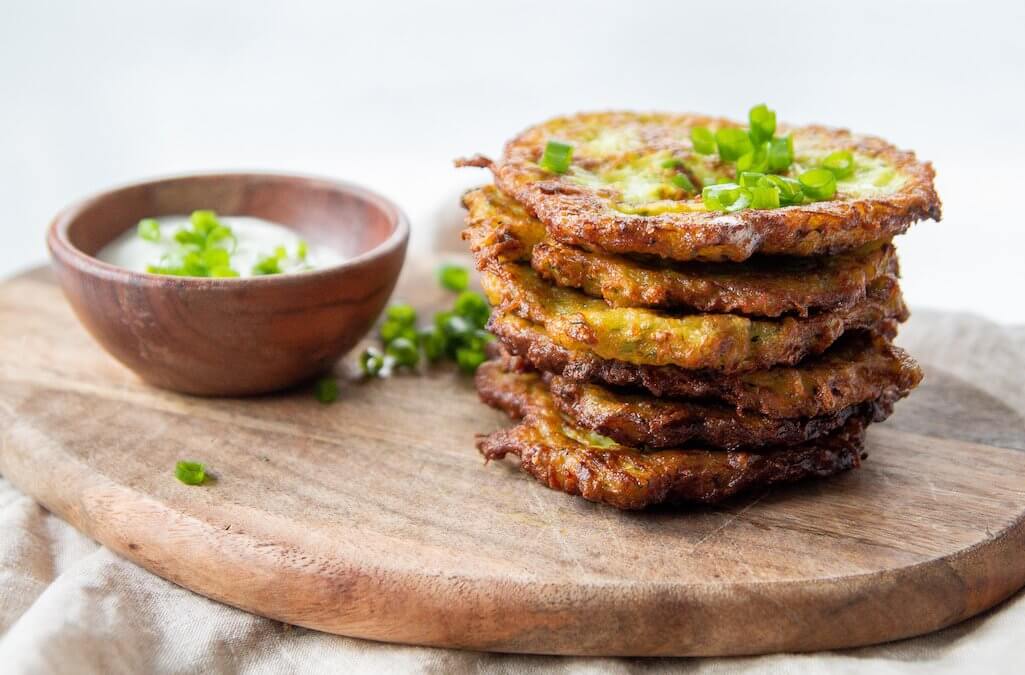Easy 6 ingredients crunchy Zucchini and Potato Fritters to enjoy with your family on weekends while watching Crocodile Dundee.