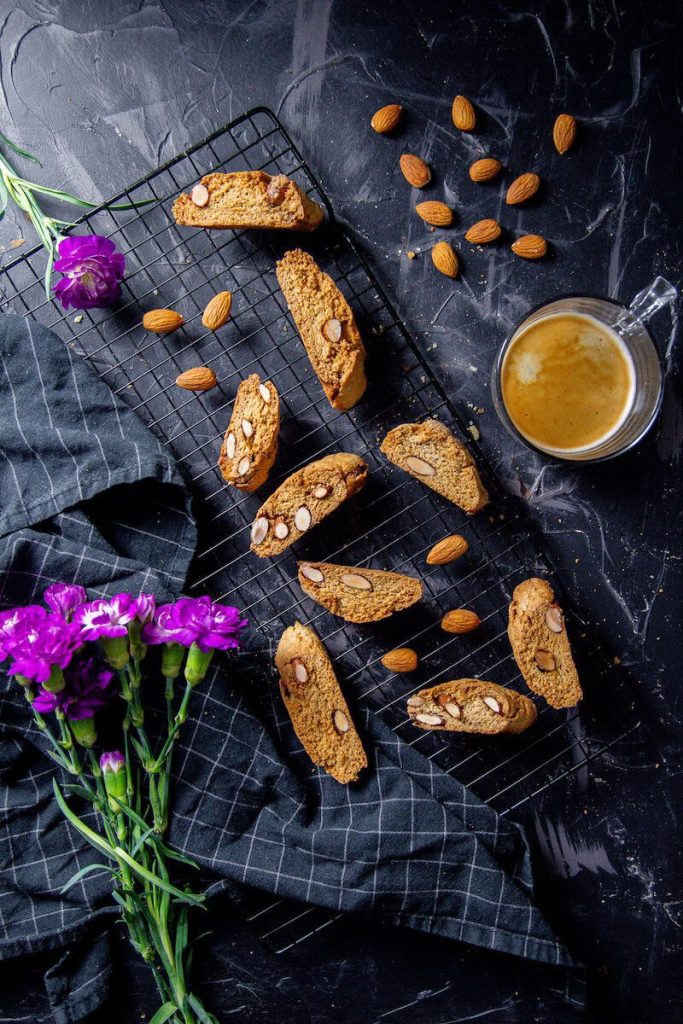 Cantuccini, the best Italian almond biscuits